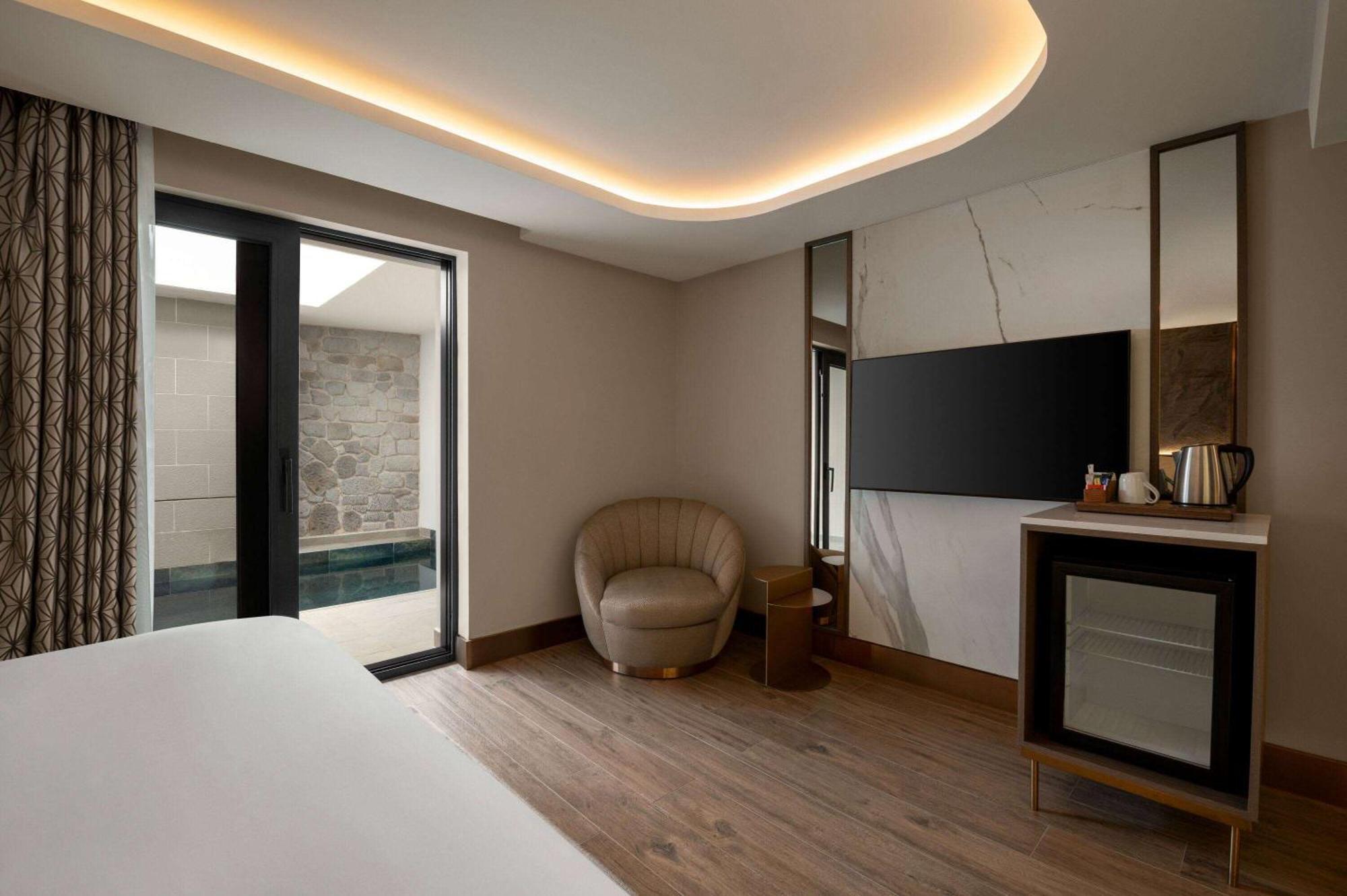 Boreas Hotel, Trademark Collection By Wyndham Hotel